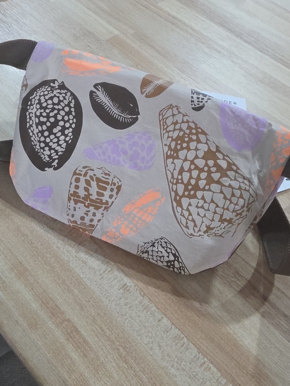 Aloha Collection Shell Hip Pack - Picture 3 of 3